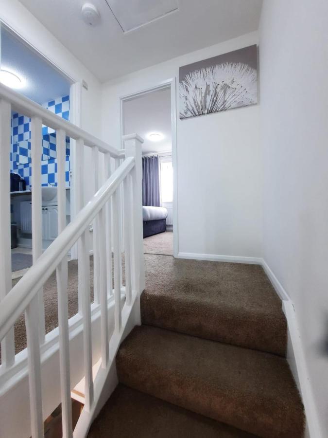 Two Bedroom Luxury House Thamesmead  Buitenkant foto
