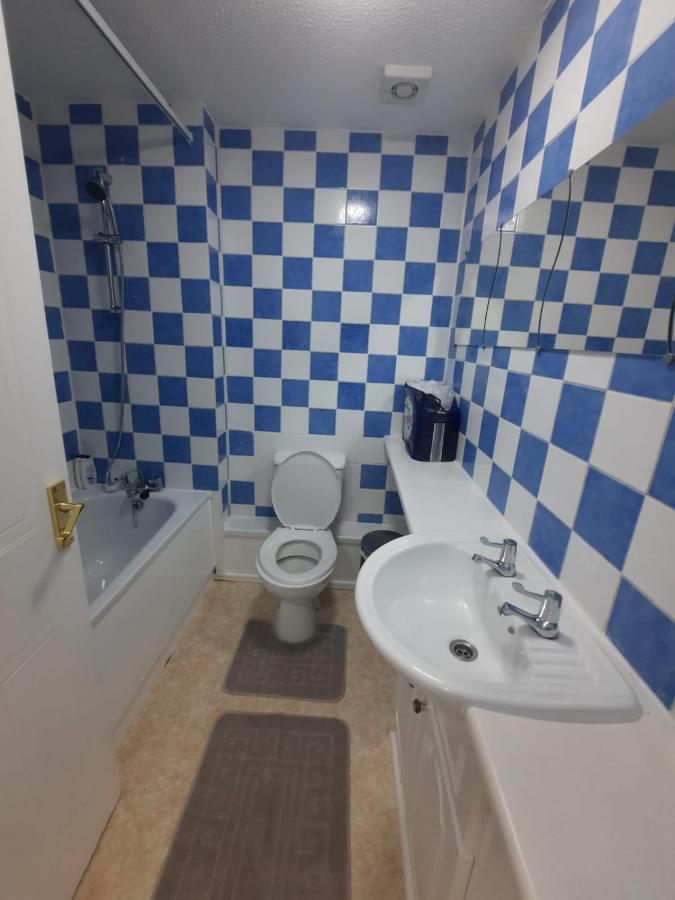 Two Bedroom Luxury House Thamesmead  Buitenkant foto